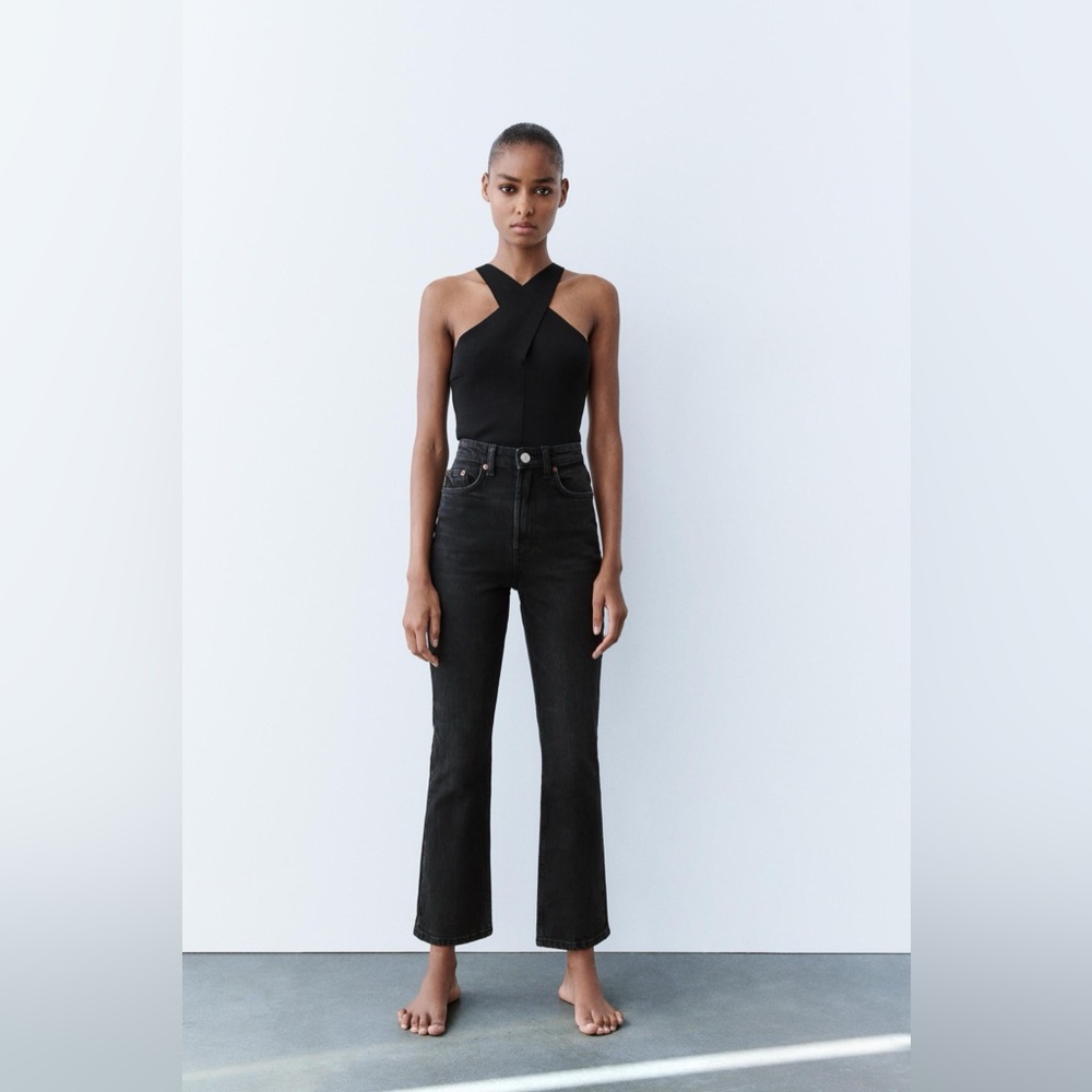 Zara TRF Stove Pipe Jeans With a High Waist - Black